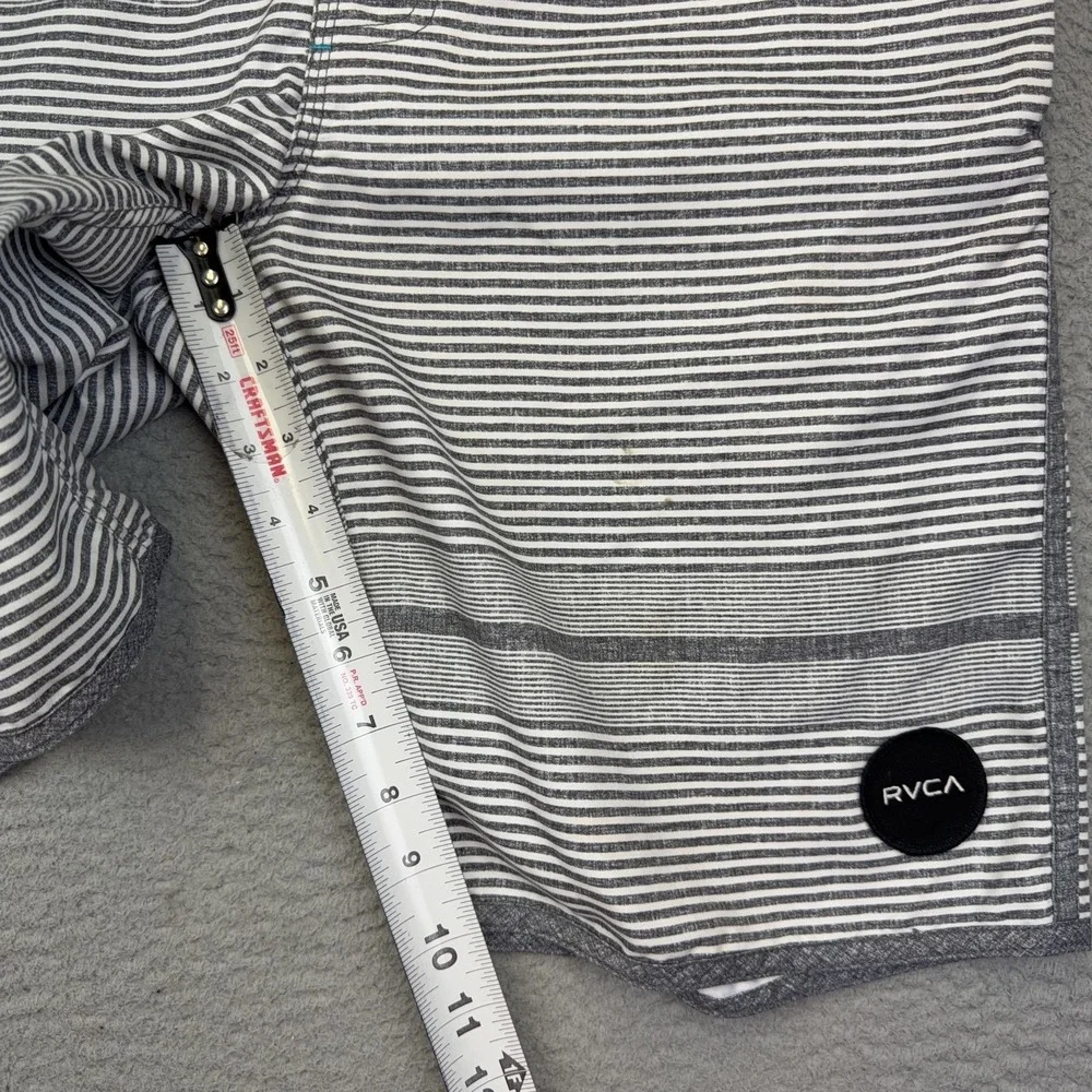RVCA Board Shorts Mens 31 Gray Stripe Classic Non-Stretch Swim Trunks Surf